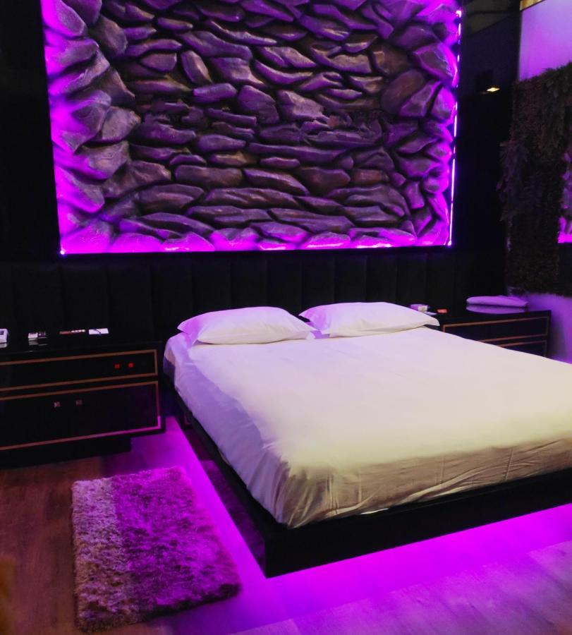 Hotel do amor Mio (adults Only)